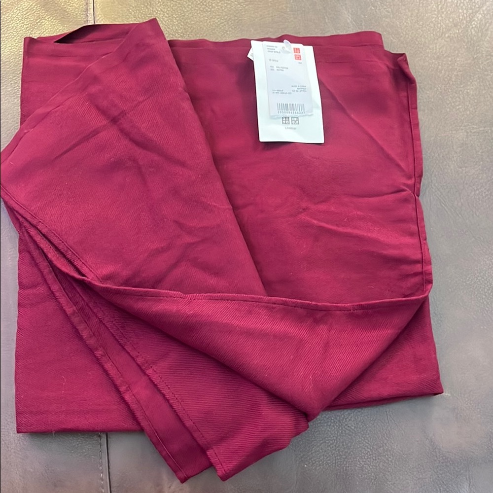 Uniqlo women 2way stole - Wine color